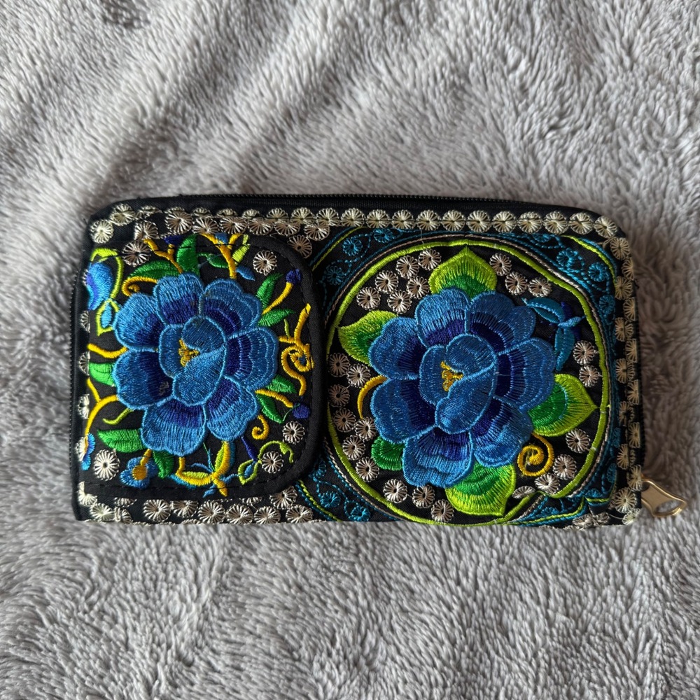 Floral Embroidered Zip Around‎ Wallet Wristlet Black Multi Boho Clutch Organizer